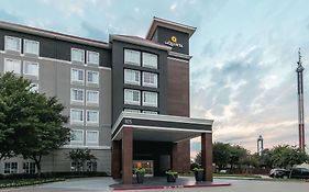 La Quinta Inn & Suites Arlington North 6 Flags dr Arlington, Tx